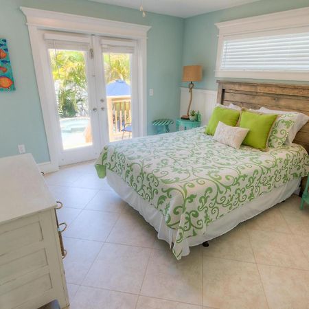 Key Lime Cottage Холмс-Бич Экстерьер фото